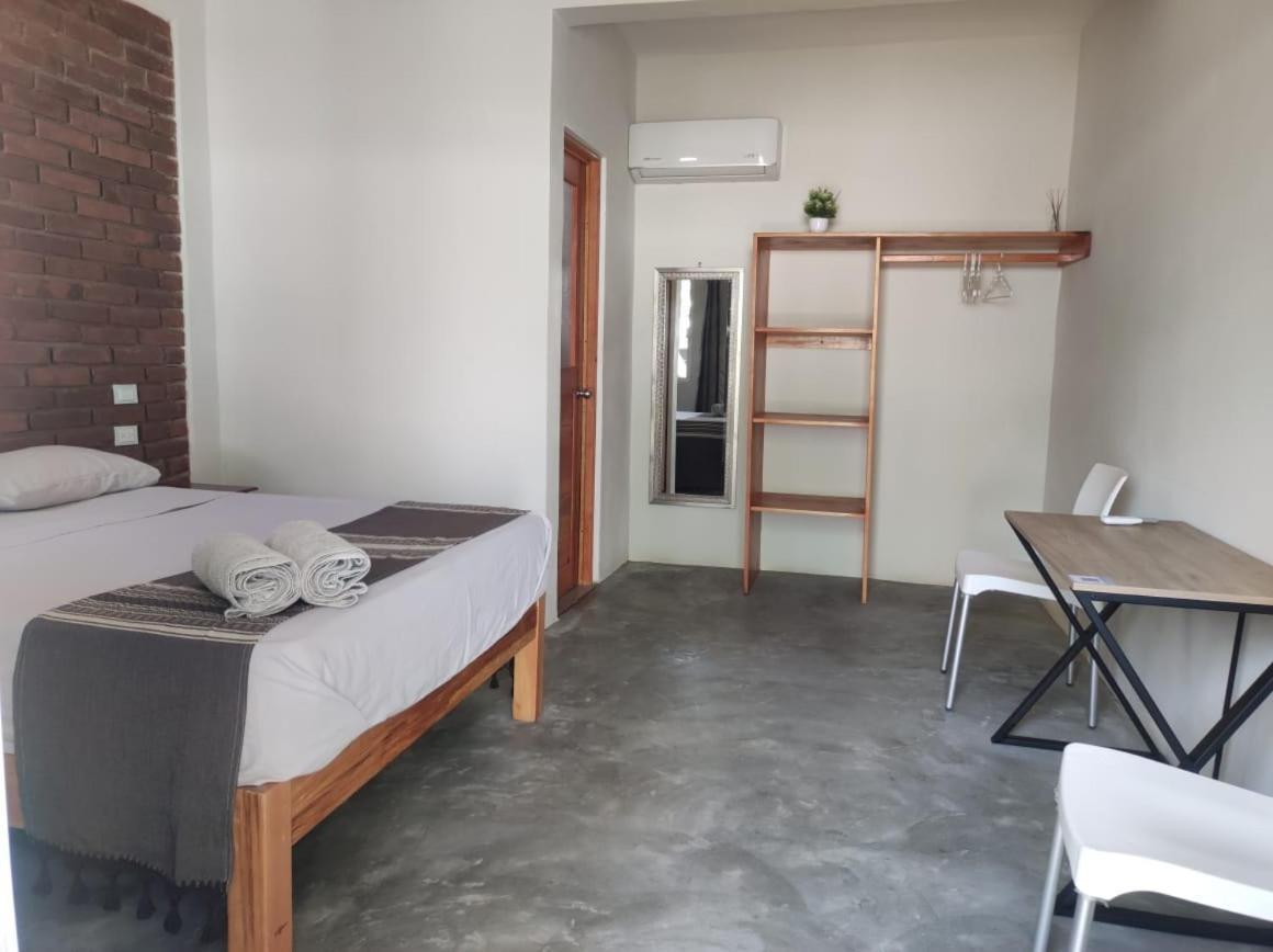 Casa Sixta A 7Min Del Aeropuerto Internacional Pmx Y 2 Cuadras Terminal Autob Ado Hotel Puerto Escondido  Buitenkant foto